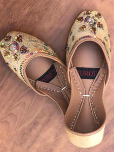 Golden Hand-Embroidered Leather Khussa | Traditional Women’s Footwear by Zuruf