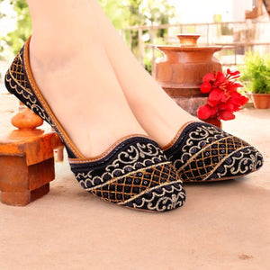 Authentic Handmade Leather Khussa – Traditional Comfort Redefined