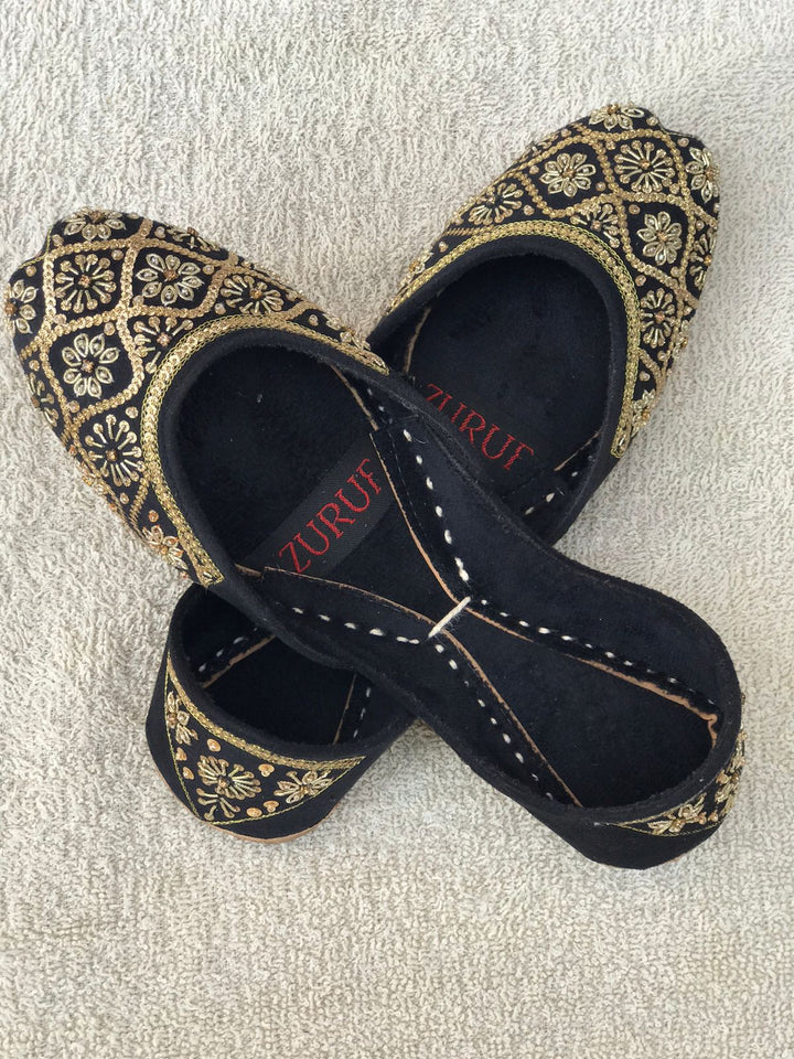 Artisan Leather Khussa – Crafted for Everyday Elegance