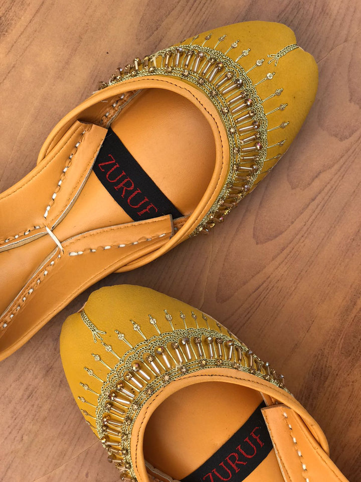 Royal Handmade Leather Khussa – Elegant Traditional Footwear