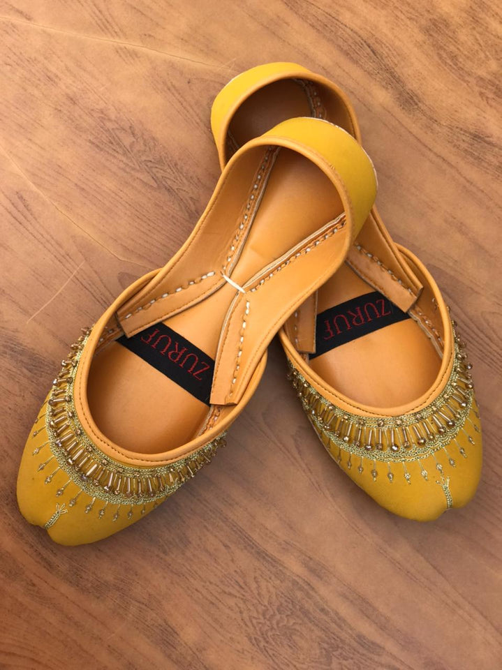 Royal Handmade Leather Khussa – Elegant Traditional Footwear