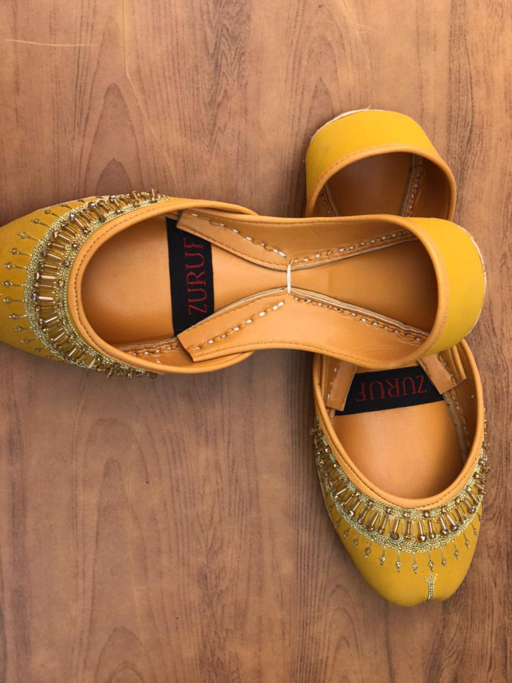 Royal Handmade Leather Khussa – Elegant Traditional Footwear