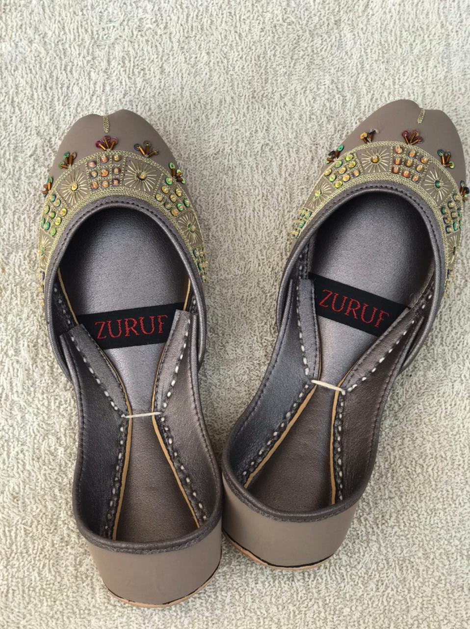 Zuruf Handmade Khussa – Traditional Pakistani Elegance