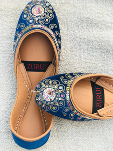Premium Handmade Leather Khussa for Women – Traditional & Elegant